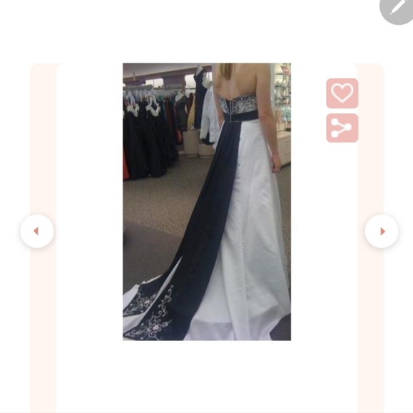 Wedding dress, white and red - Picture 5 of 7